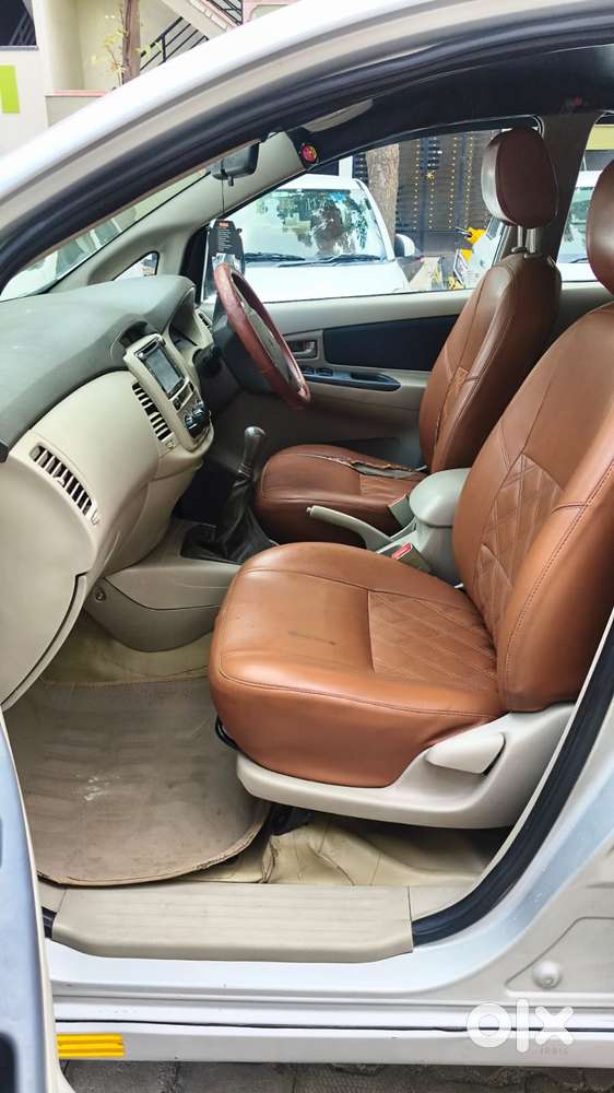 Toyota Innova 2.5 G (diesel) 8 Seater Bs Iv, 2014, Diesel