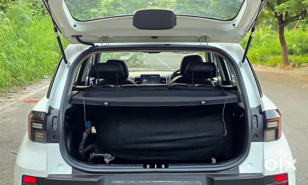 Hyundai Venue Sx Dual Tone, 2022, Cng & Hybrids