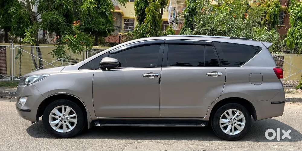 Toyota Innova Crysta 2.4g 8 Seater Lifetime Tax Paid Car