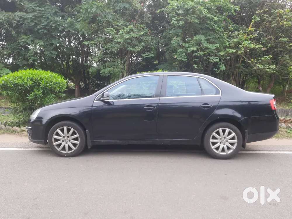 Vw Jetta Highline Diesel Less Used Showroom Track,tyres Good, Chill Ac