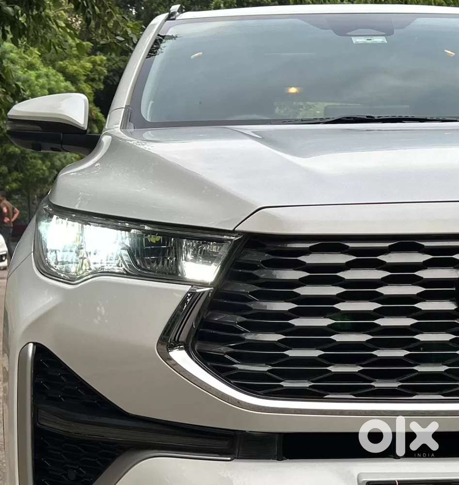 Toyota Innova Hycross 2.0 Zx Hybrid 7 Str, 2024, Petrol
