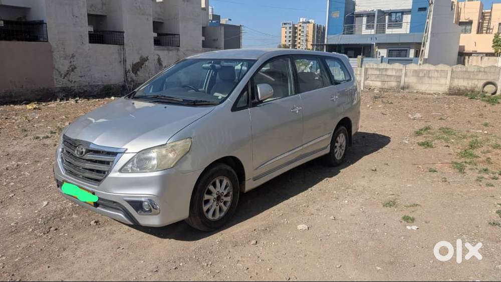 Innova 2.5 E (oct-2014)