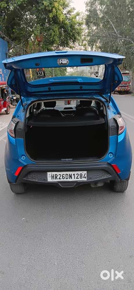 Tata Nexon 1.2 Revotron Xt, 2018, Petrol