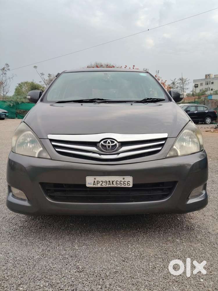 Toyota Innova 2.5 V 7 Str, 2010, Diesel