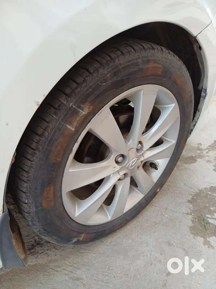 Hyundai Verna Fluidic 2011 Diesel Manual
