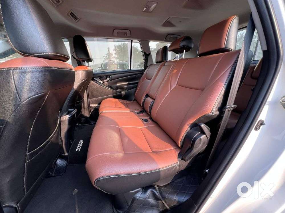 Toyota Innova Crysta 2.4 G Mt 8s, 2022, Diesel