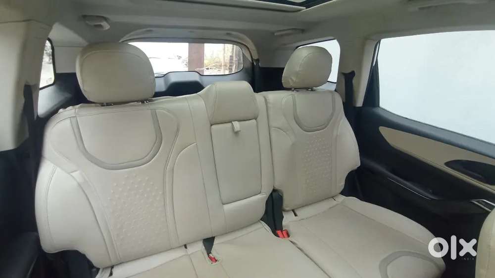 Mahindra Xuv700 2022 Petrol 42000 Km Driven