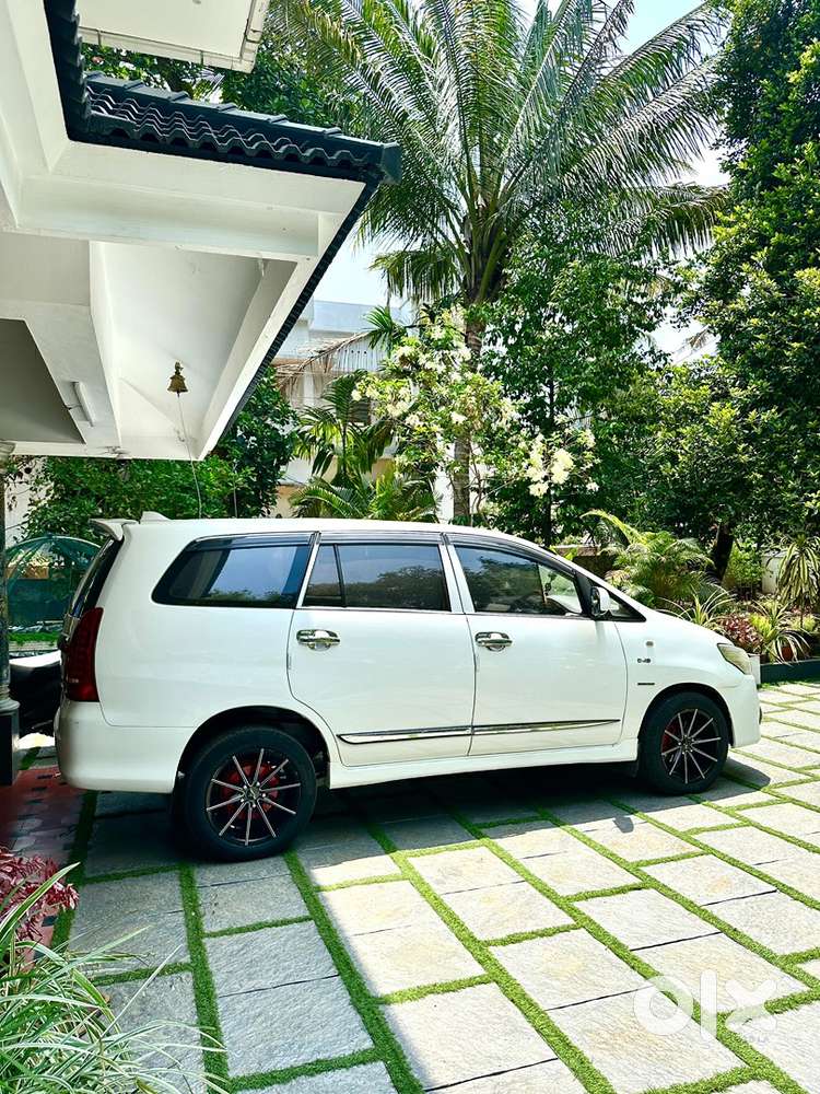 Toyota Innova 2013 Diesel Well Maintained