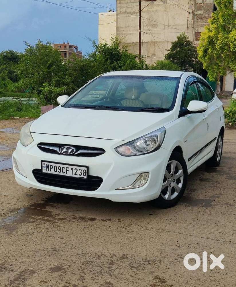 Hyundai Verna Fluidic 1.6 Vtvt Sx Opt, 2012, Petrol