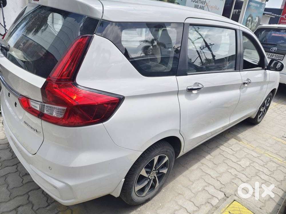 Toyota Rumion V Mt, 2025, Petrol