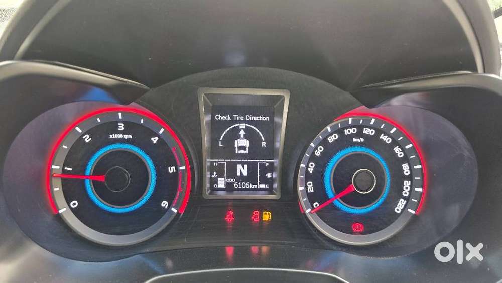 Mahindra Xuv300 W8 (o) 1.5 Diesel Amt, 2024, Diesel