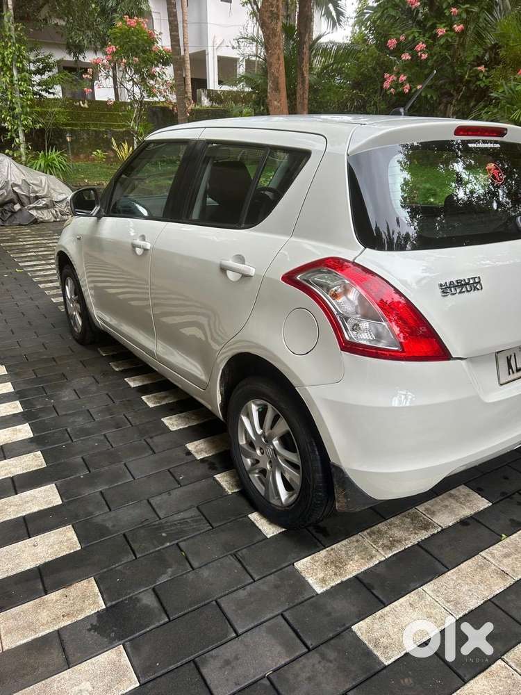 Maruti Suzuki Swift Zxi 2012 Petrol Good Condition