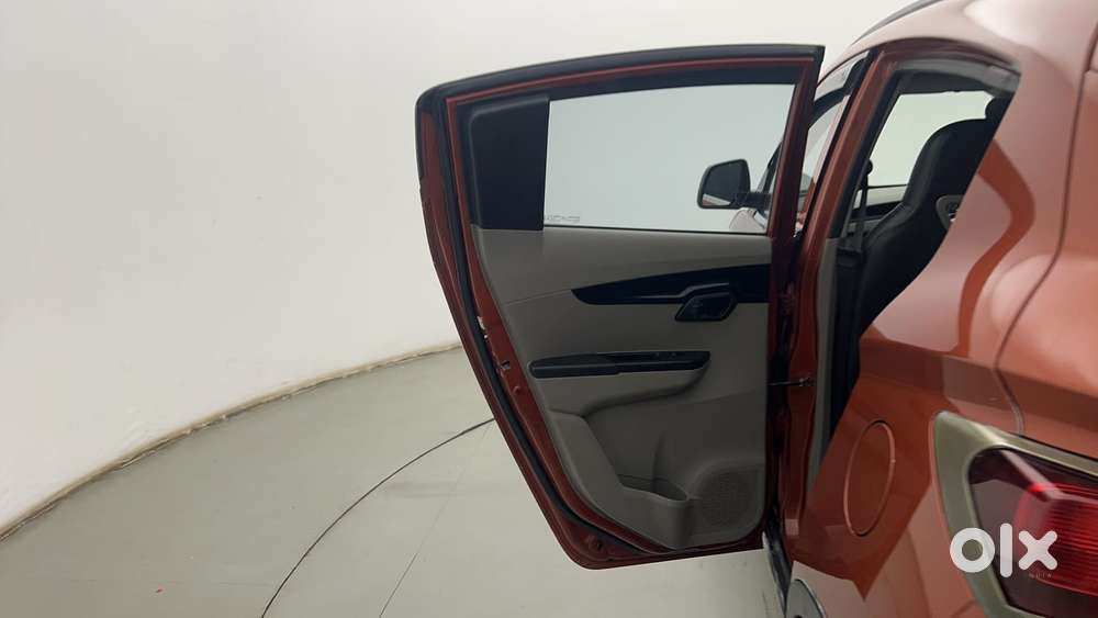 Mahindra Kuv 100 2016-2017 Mfalcon G80 K4, 2017, Petrol