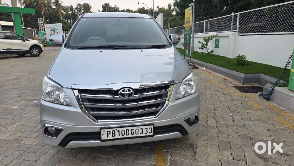 Urgent Saletoyota Innova 2012 Diesel 190000 Km Driven