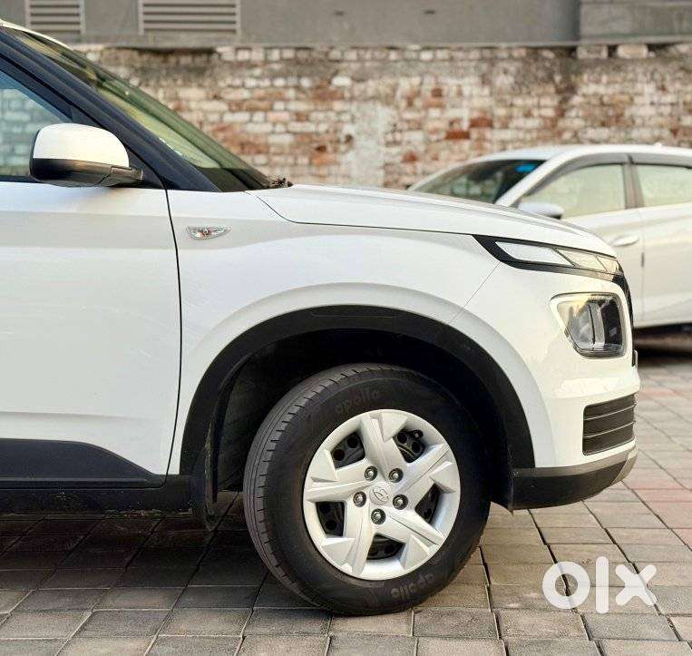 Hyundai Venue S 1.2 Petrol, 2022, Petrol