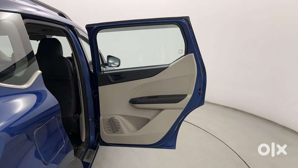 Renault Triber Rxt, 2022, Petrol