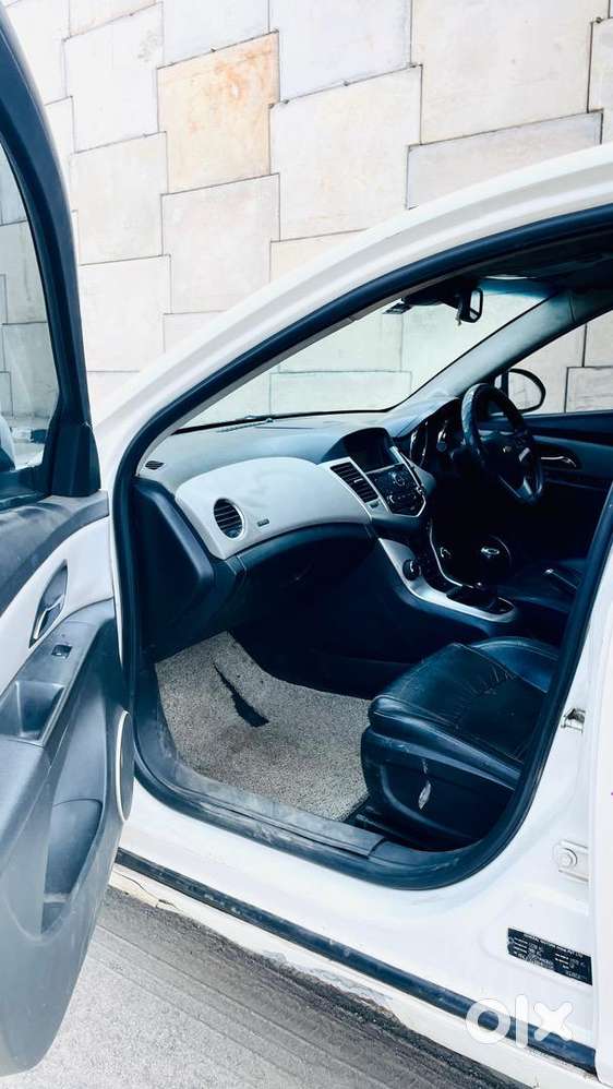 Chevrolet Cruze 2011 Diesel 150000 Km Driven