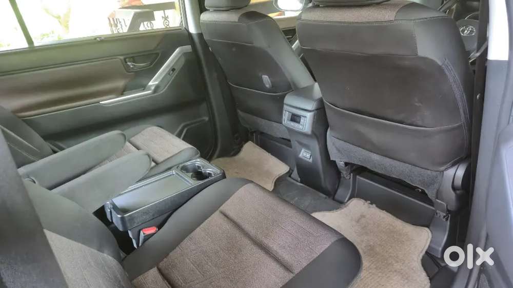 Toyota Innova Hycross 2024 Aug Petrol Hybrid 9400 Km Driven