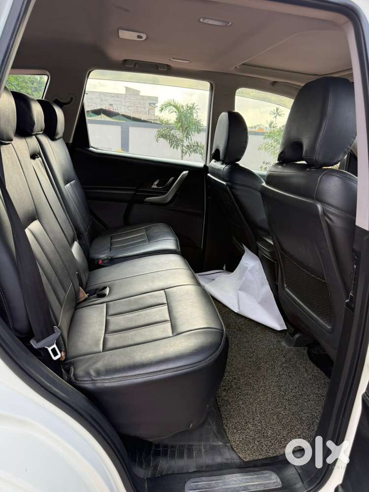 Mahindra Xuv 500 W9