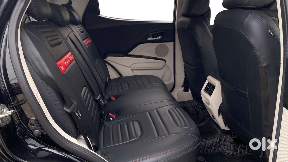 Mahindra Xuv 3xo Ax5 Pm Mt, 2024, Petrol