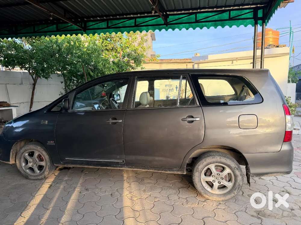 Toyota Innova 2011 Diesel Well Maintained