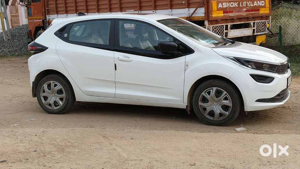 Tata Altroz 2024 Cng & Petrol Well Maintained One Handed Used
