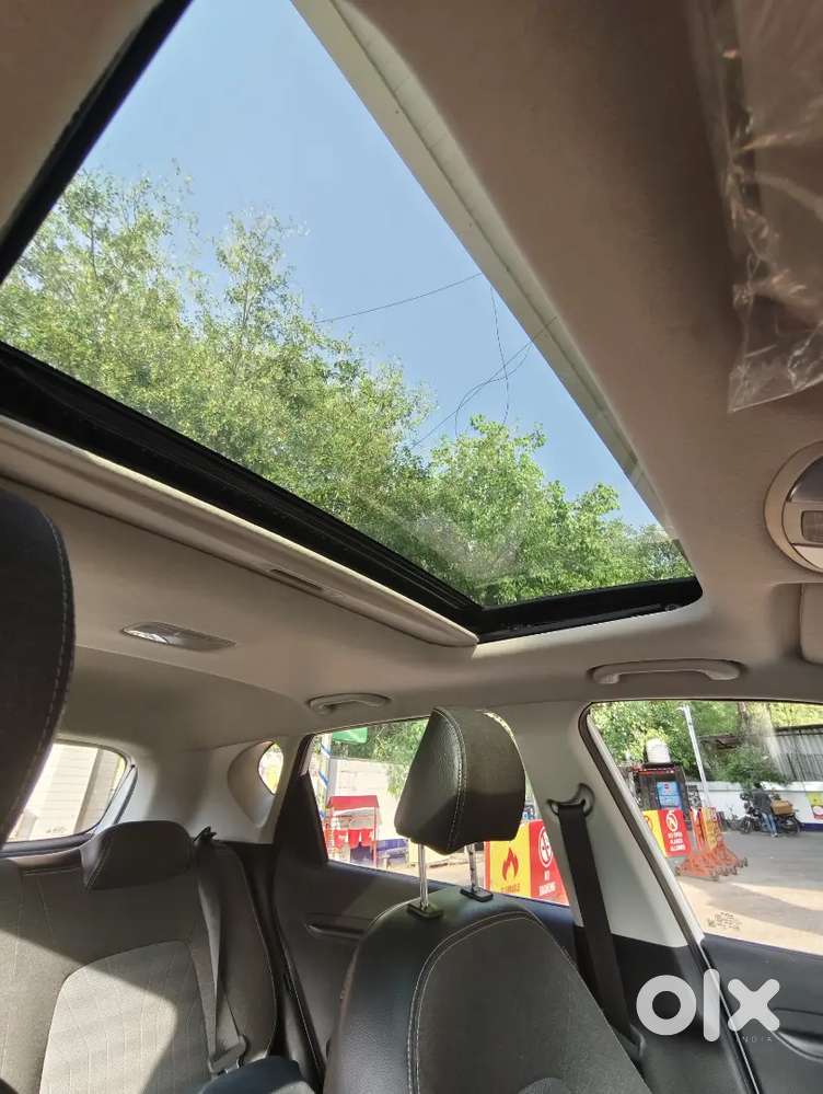 Kia Sonet 2023 Petrol 12600 Km Driven