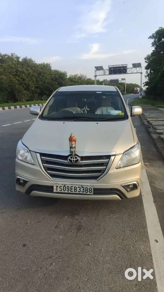 Toyota Innova 2.5 G 2014 Good Condition New Tyre New Clutch Plate Eng.