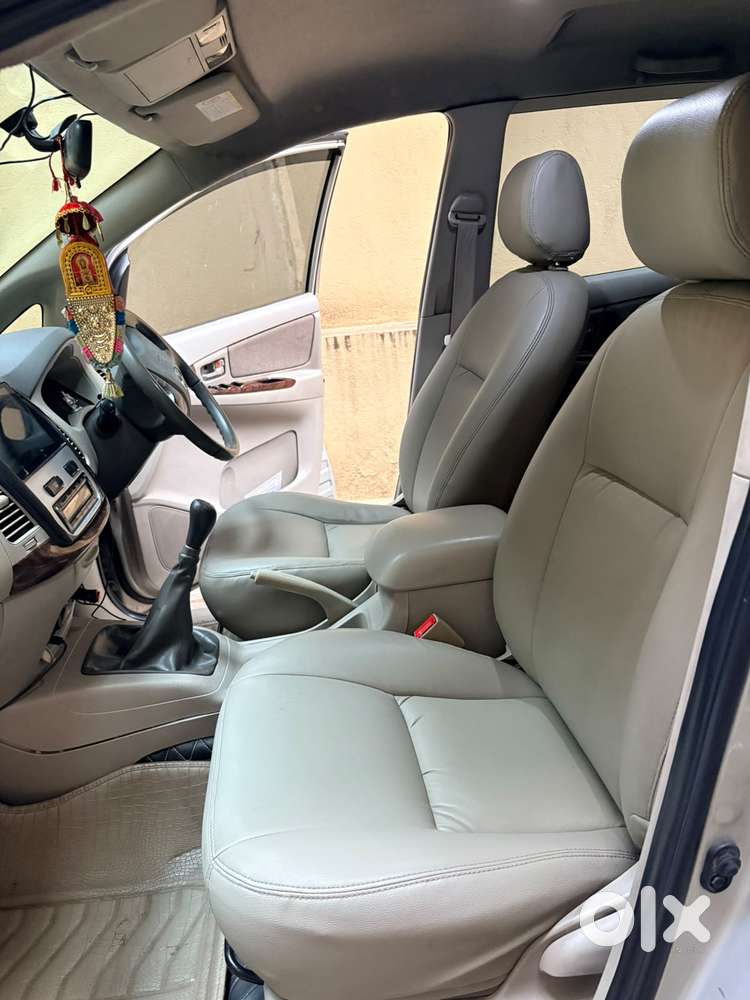 Toyota Innova 2.5 V 8 STR, 2012, Diesel