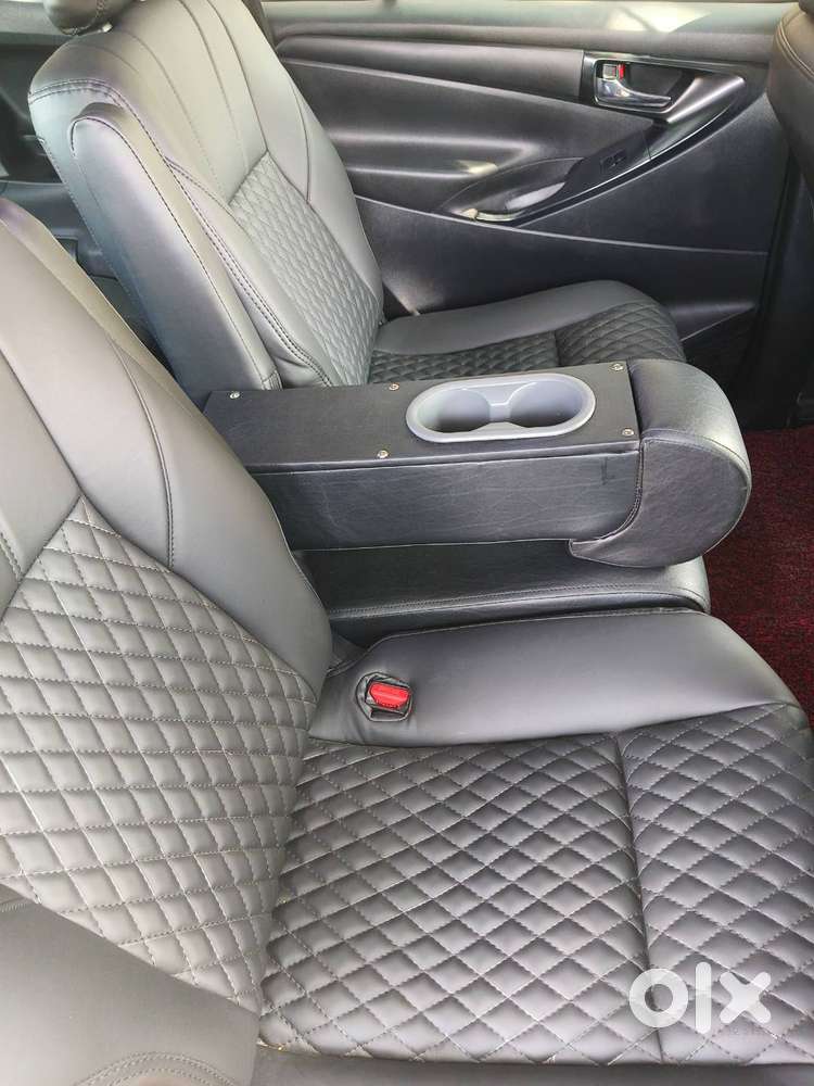 I Innova Crysta 2019 Model G Variant