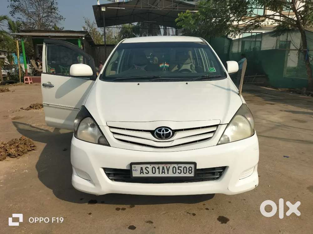 Toyota Innova 2012