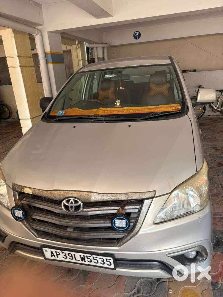 Toyota Innova 2012