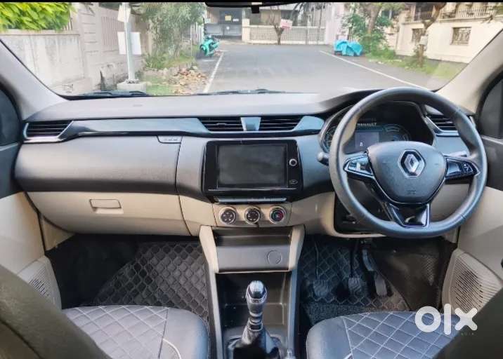 Renault Triber RXT, 2023, Petrol