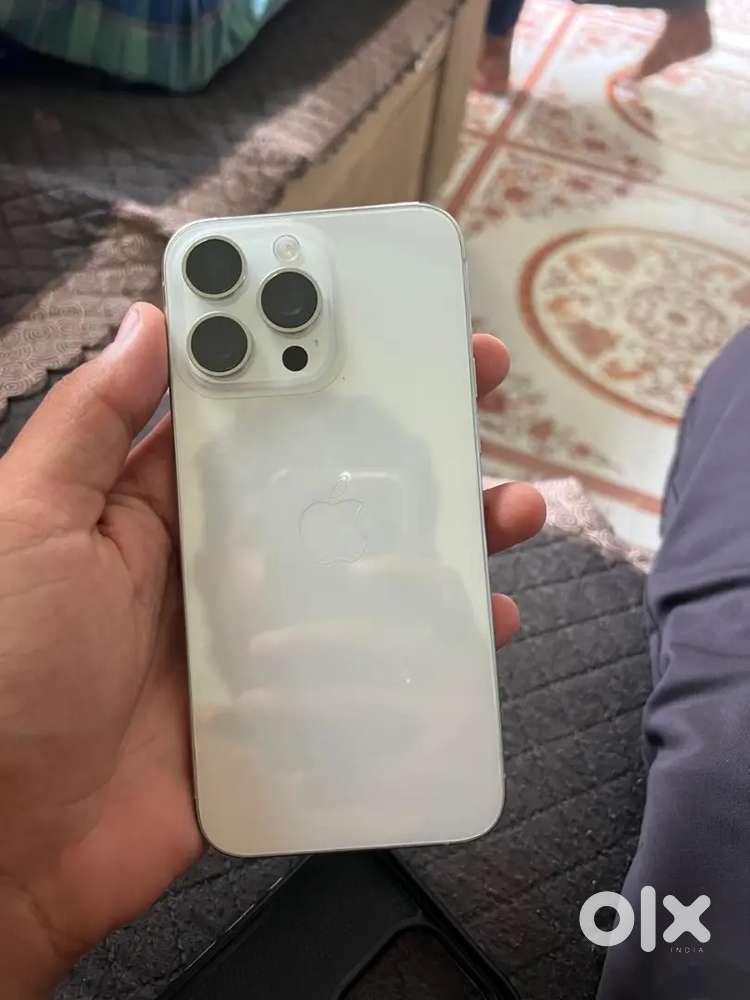I phone 15 pro mex 256 gb display change 87 bettry health