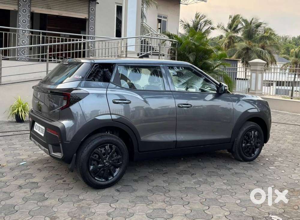 Mahindra Xuv 3xo Mx3, 2025, Petrol