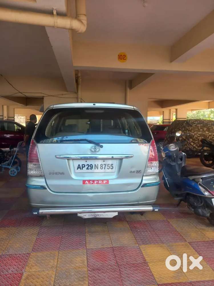 Innova 2006 V 2.5 8 Setter Ac Rear Ac Single Owner Original Paint