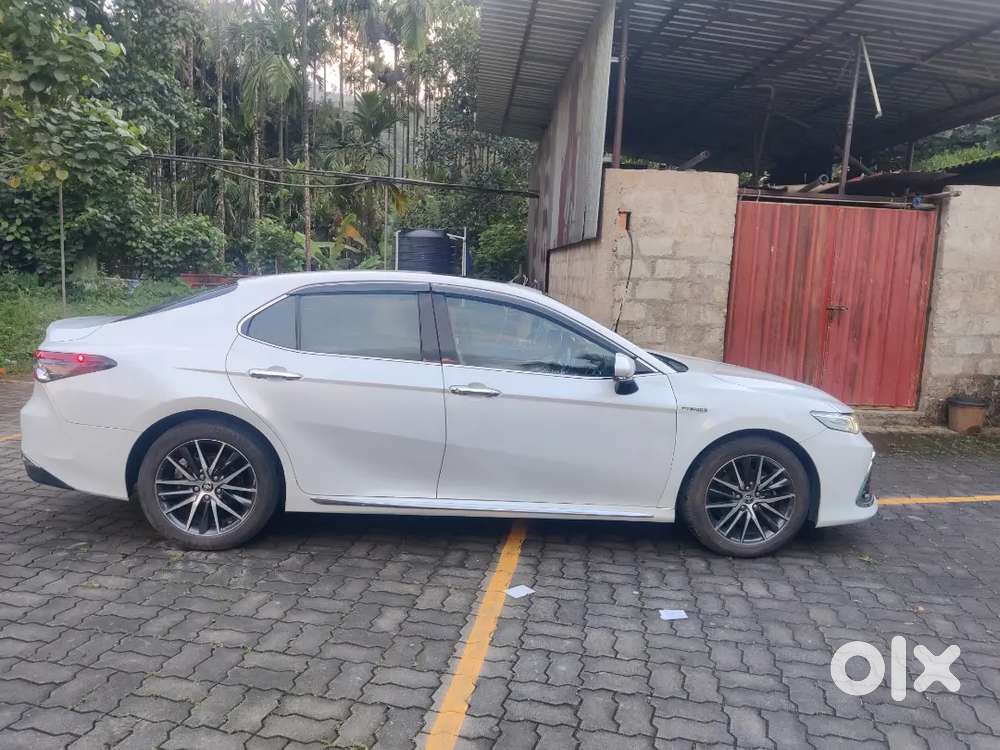 Toyota Camry Hybrid 2022