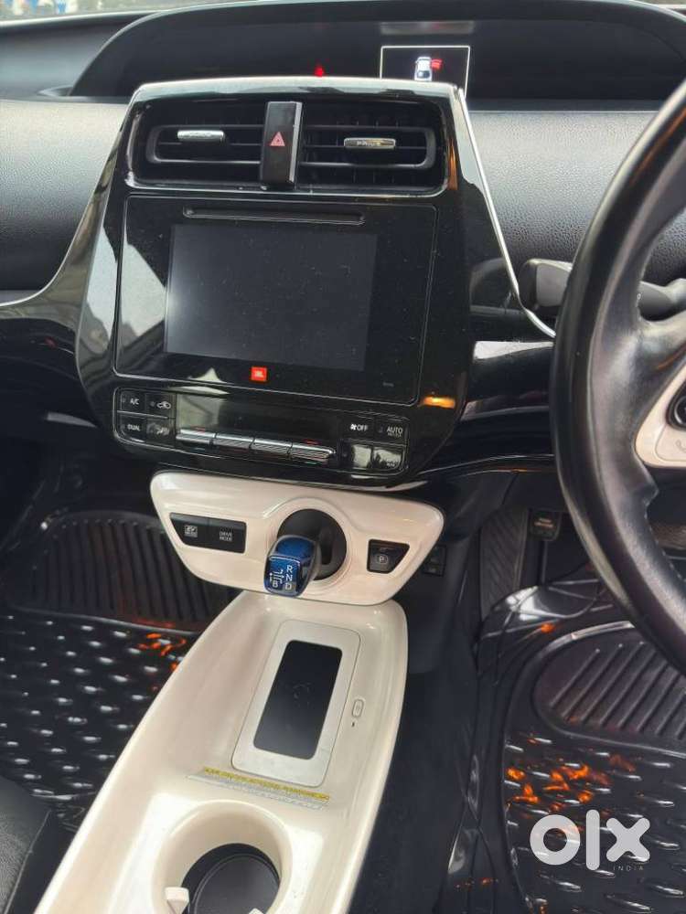 Toyota Prius Z8, 2017, Petrol