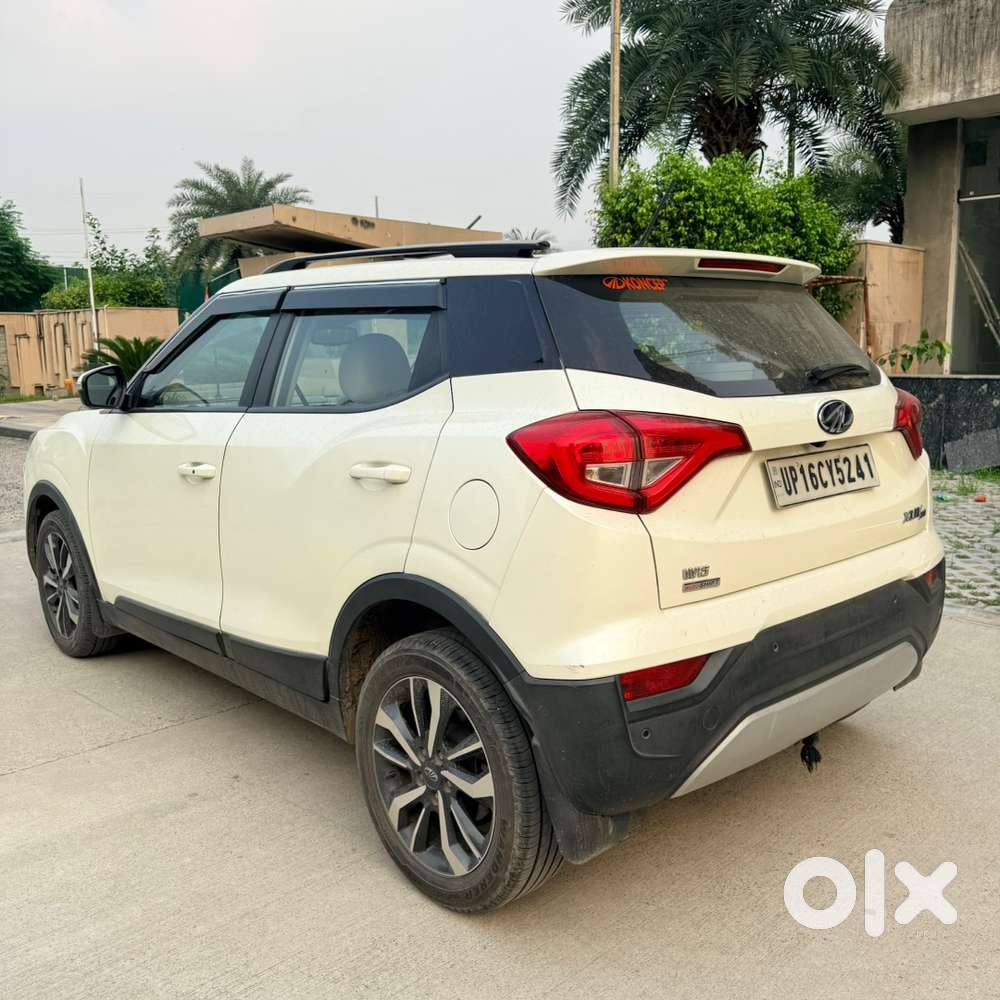 Xuv 300w(o) Sunroof Push Button