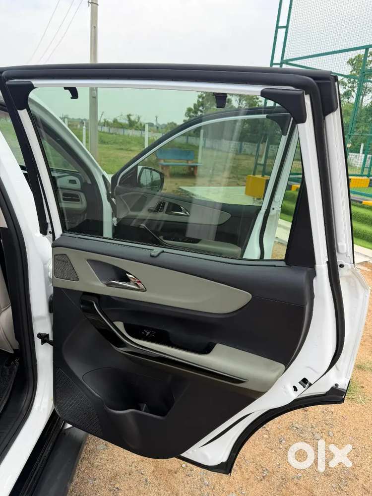 Mahindra Xev 9s 2026 Electric 10000 Km Driven