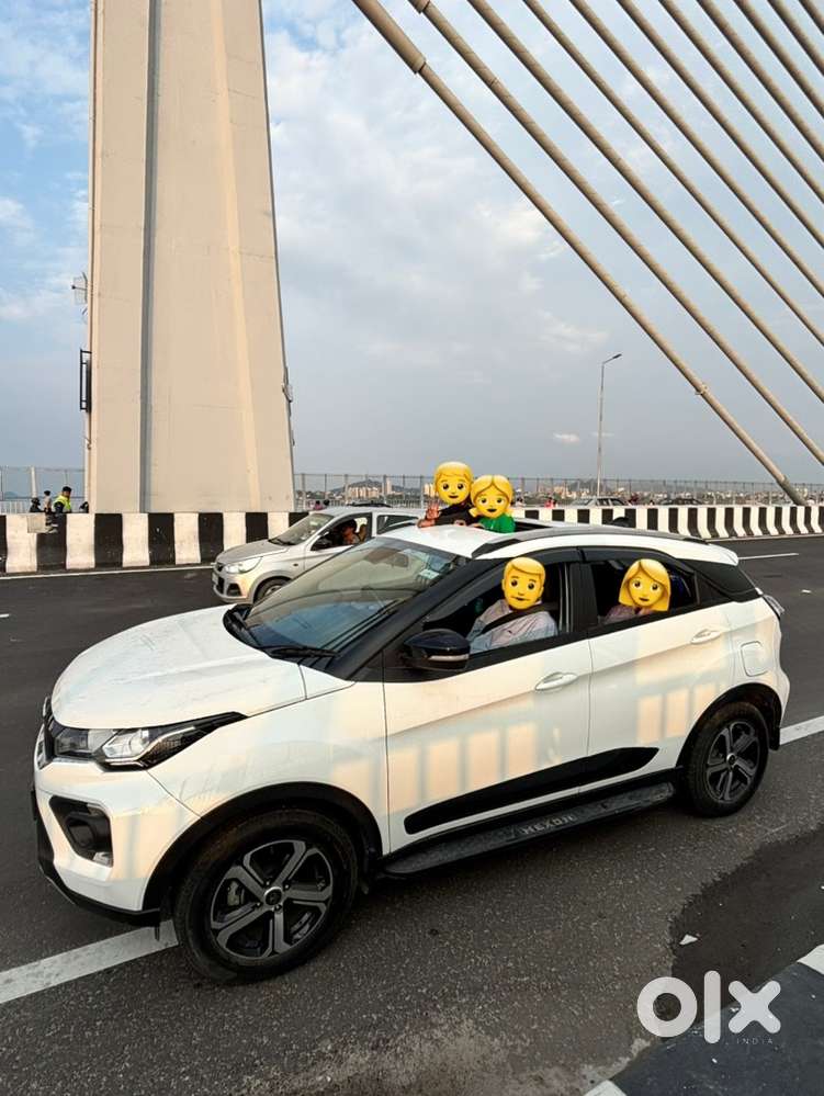 Tata Nexon Xz+s (top Model) Petrol, 2023