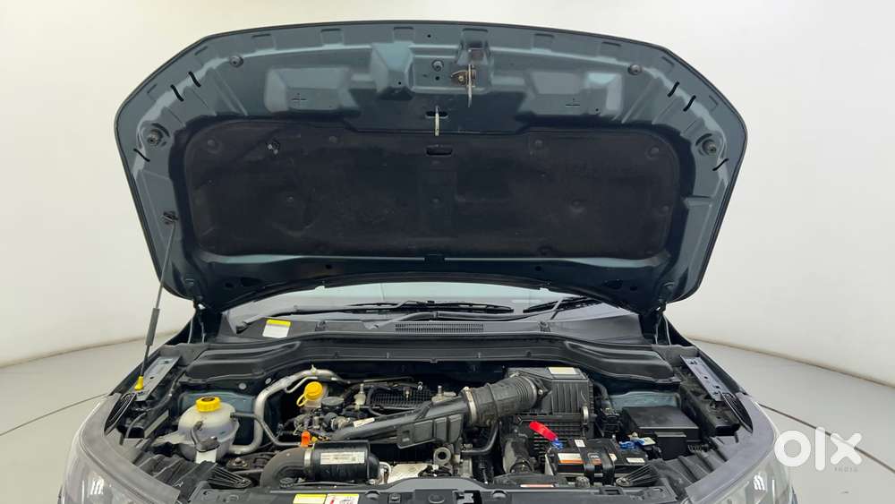 Mahindra Xuv300 W4, 2023, Petrol