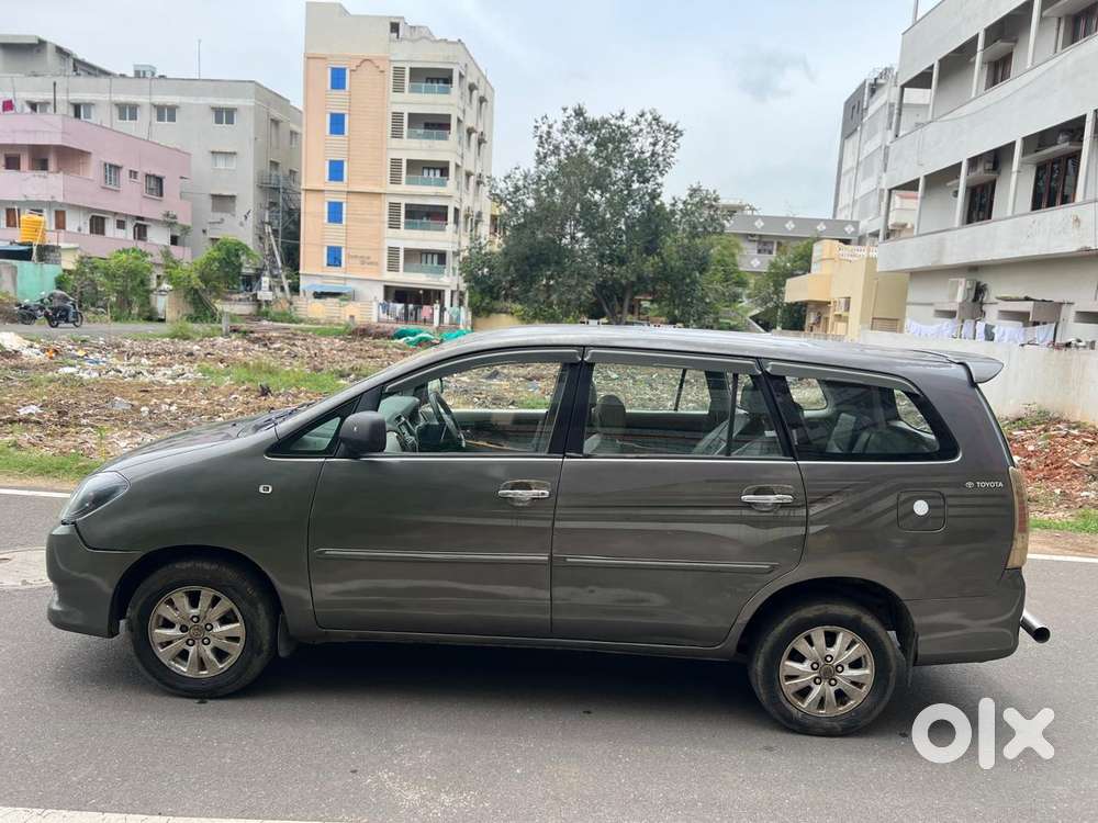 Toyota Innova 2.5 V Diesel 7-seater, 2009, Diesel