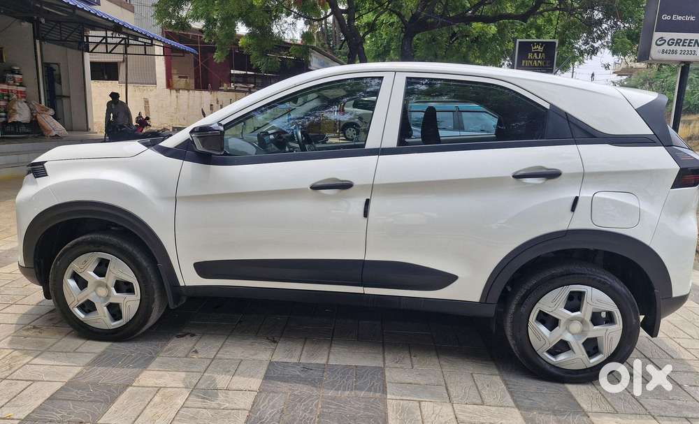 Tata Nexon Fearless Plus (ps) 1.2 Icng 6mt Red Dark Edition, 2025, C..