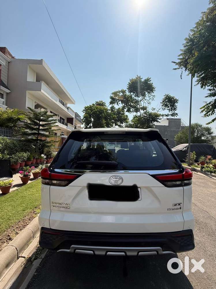 Toyota Innova Hycross 2.0 Zx (o) Hybrid 7 Str, 2023, Electric