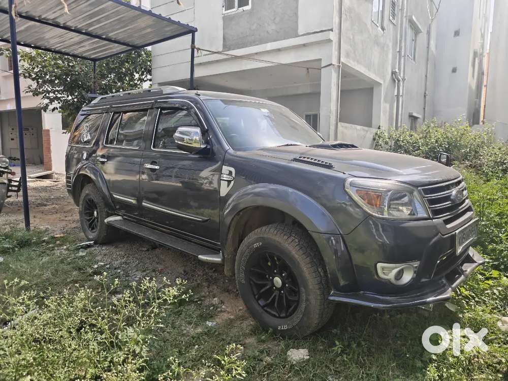 Ford Endeavour 2.5 Mt 2013 Diesel Second Owner