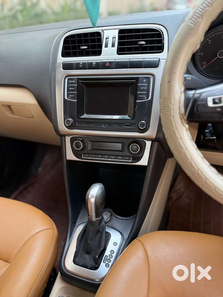 Volkswagen Ameo 1.5 Tdi Highline At 16 Alloy, 2017, Diesel