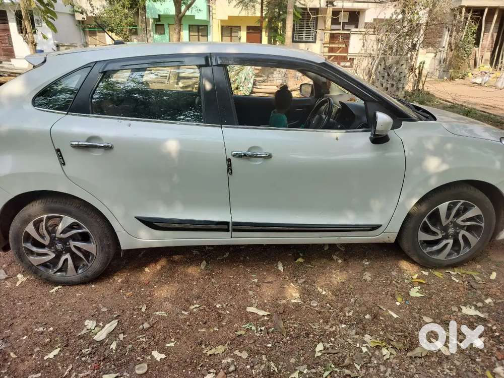 Mujhe Paison Ki Bahut Avashyakta Hai Gadi Bahut Acchi Hai