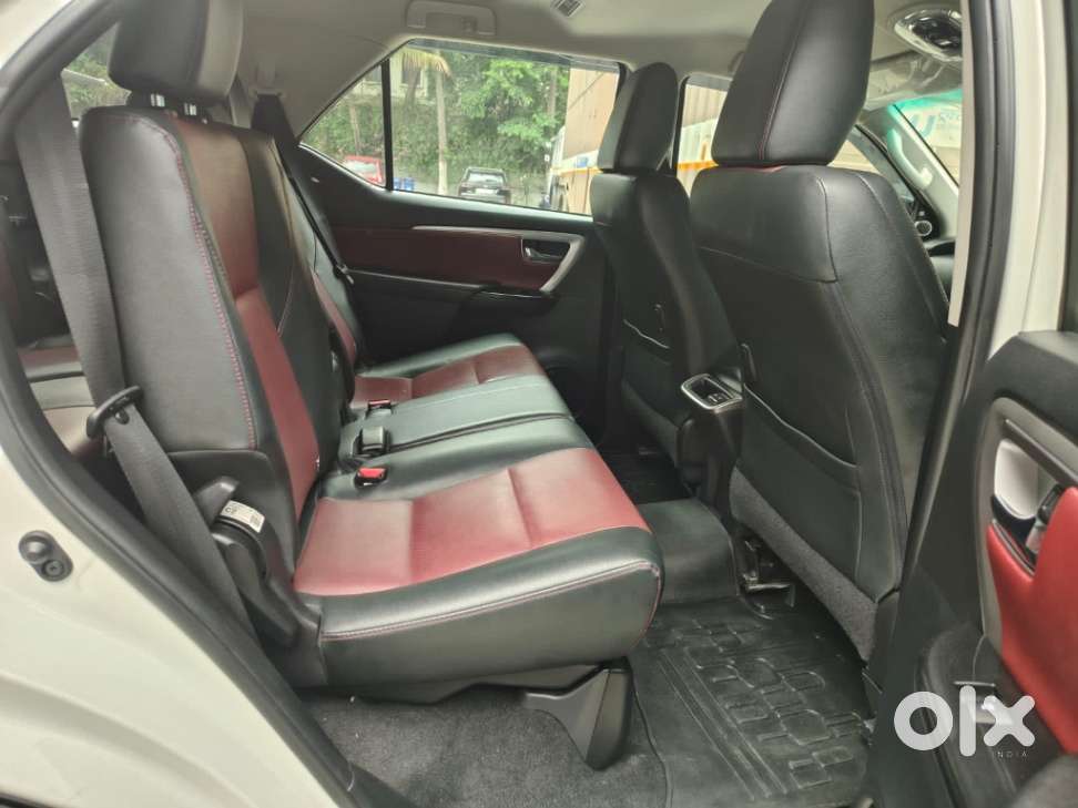 Toyota Fortuner Legender 4x4 At 2.8, 2025
