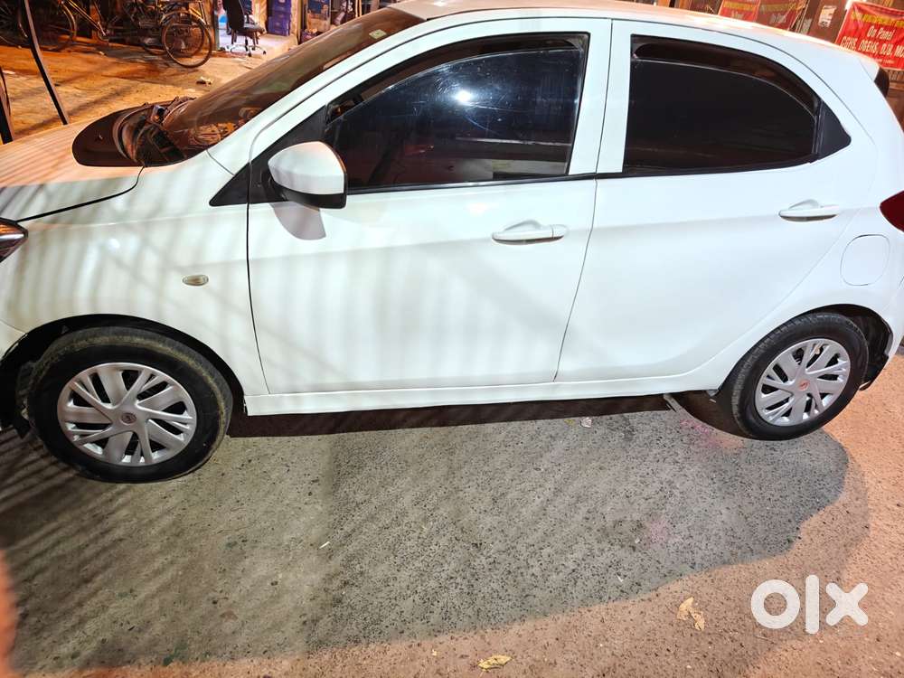 Tata Tiago 1.2 Revotron Xt, 2017, Petrol